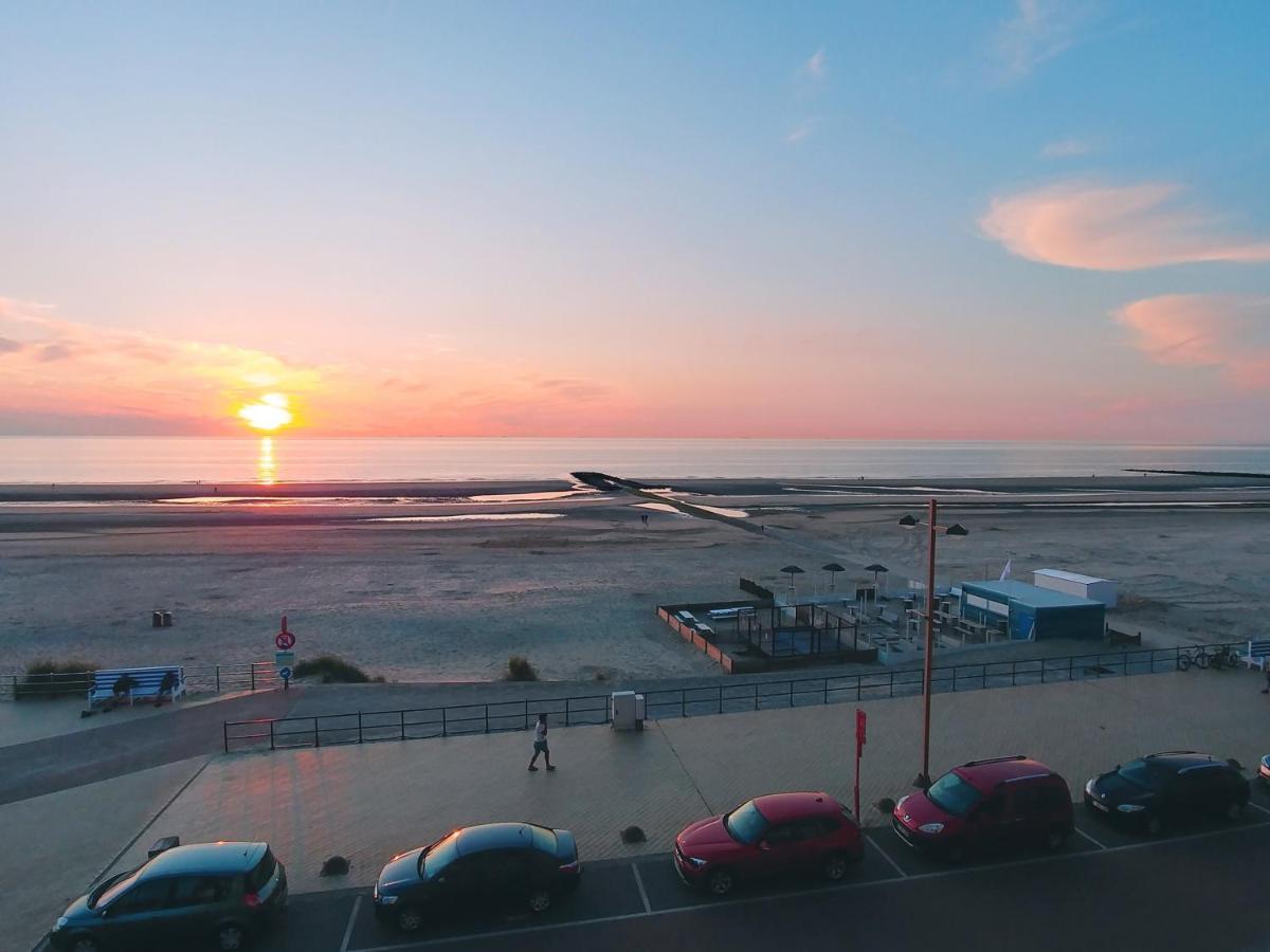 Middelkerke - Frontaal Zeezicht Appartement Buitenkant foto