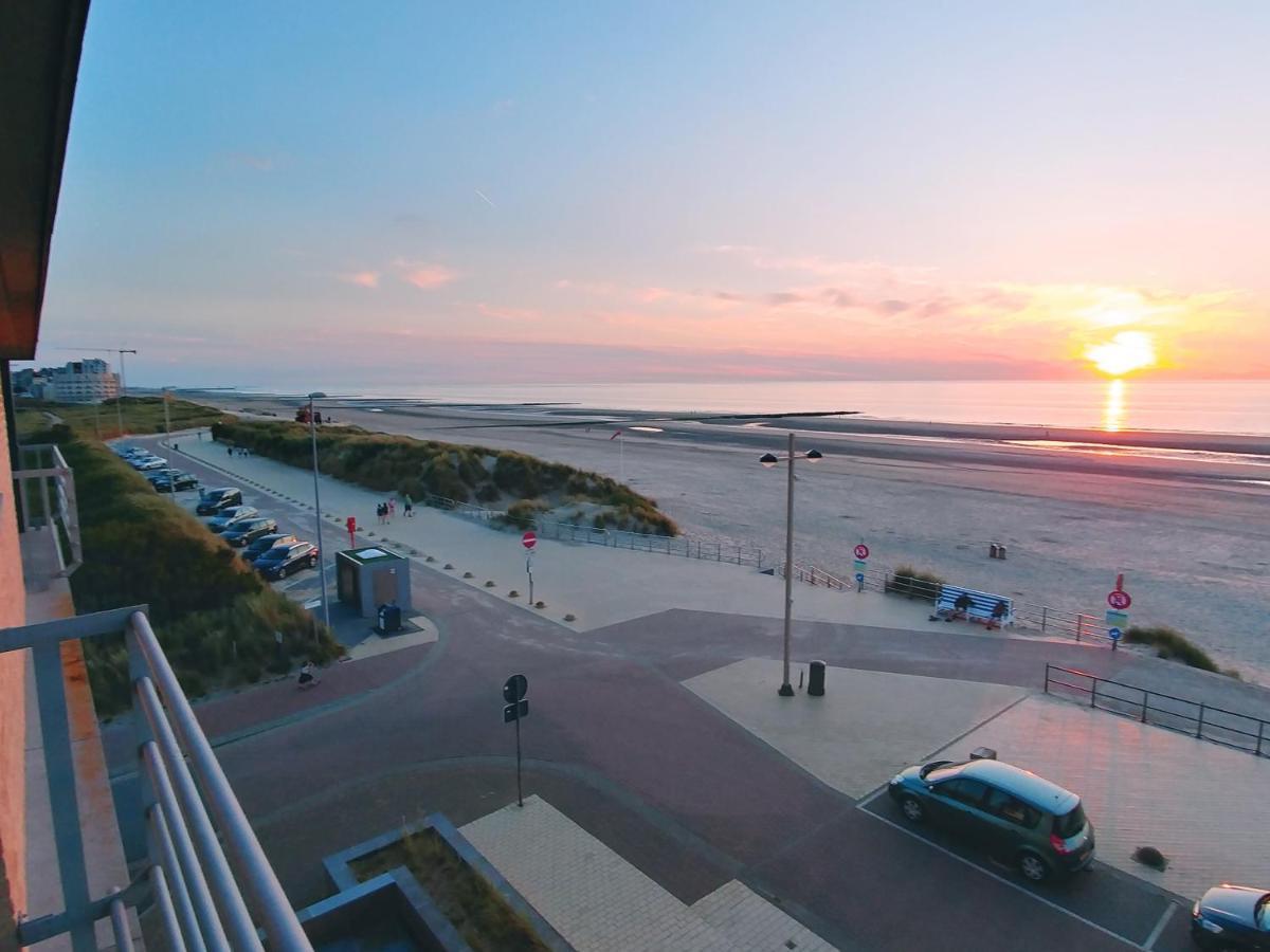 Middelkerke - Frontaal Zeezicht Appartement Buitenkant foto
