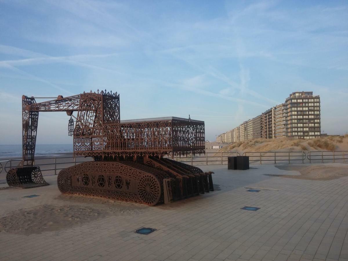Middelkerke - Frontaal Zeezicht Appartement Buitenkant foto