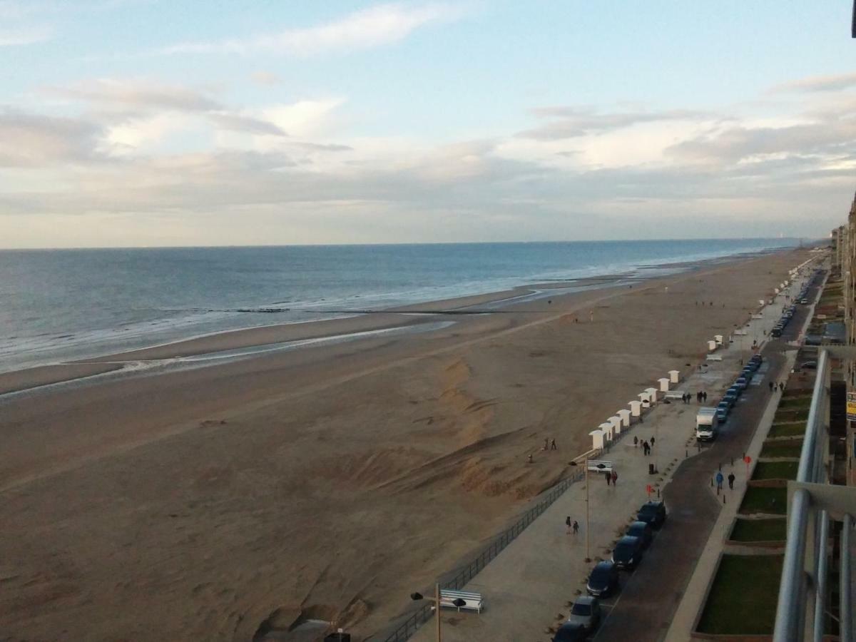 Middelkerke - Frontaal Zeezicht Appartement Buitenkant foto
