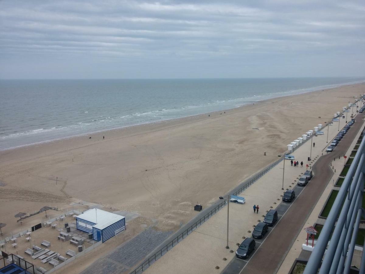 Middelkerke - Frontaal Zeezicht Appartement Buitenkant foto