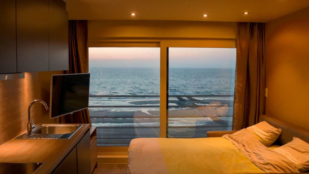 Middelkerke - Frontaal Zeezicht Appartement Buitenkant foto